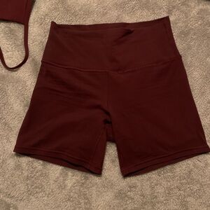 Lululemon high rise align 6” size 8